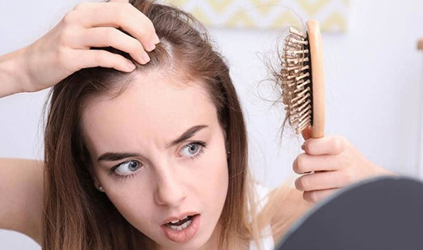 nguyên nhân rụng tóc ở nữ giới